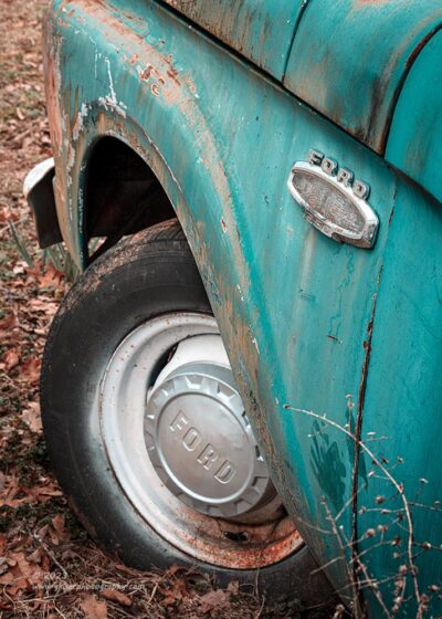 "Teal Ford",   Canon 5DS R, 70-200mm f/2.8L Mk2, Sigh-Ray Color Combo Polarizer