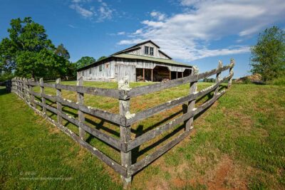 "Barn at the Corner",   Canon 5DS R, 16-35mm f/2.8L Mk2, No filters